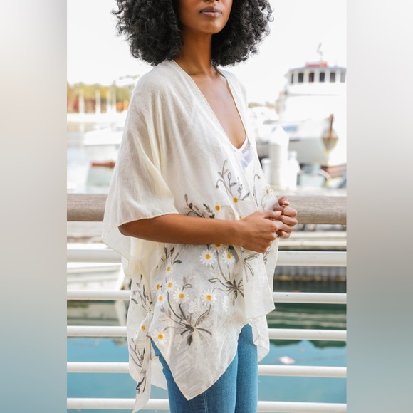 Ivory Daisy Embroidered Woven Floral Kimono Open Wrap Coverup Top One Size - Picture 3 of 3